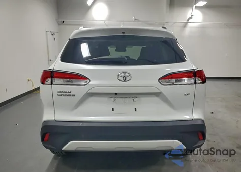 2024 Toyota Corolla Cross Le z USA, uszkodzony, nr VIN 7MUCAAAG9RV076523